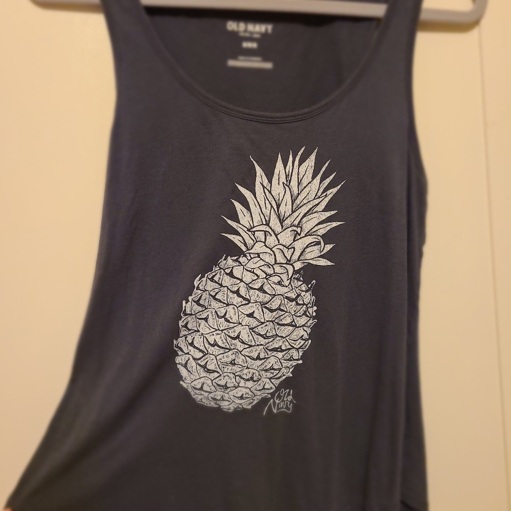 Old navy medium pineapple tank top
